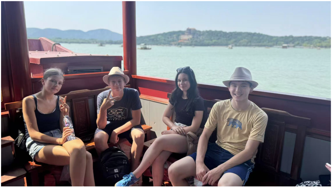 A lovely boat tour in the Summer Palace